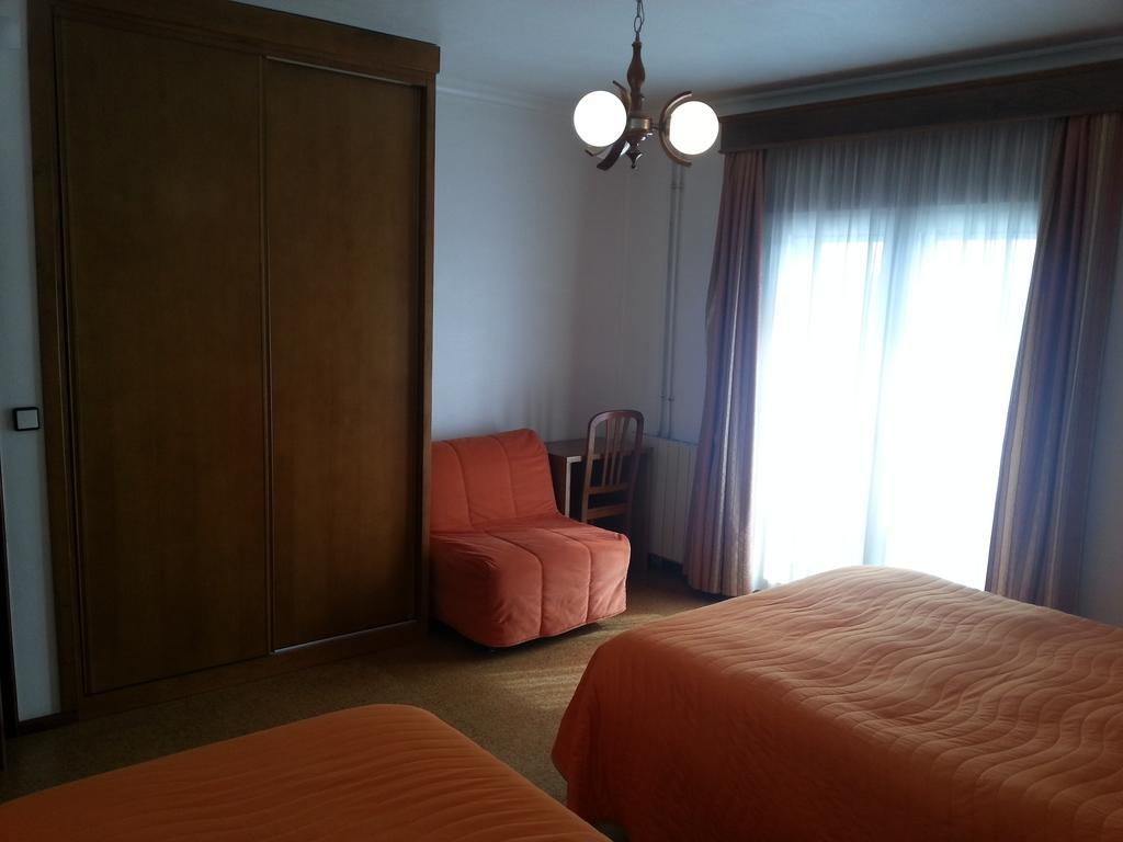 Pensao Vista Bela Hotel Miranda do Douro Bilik gambar