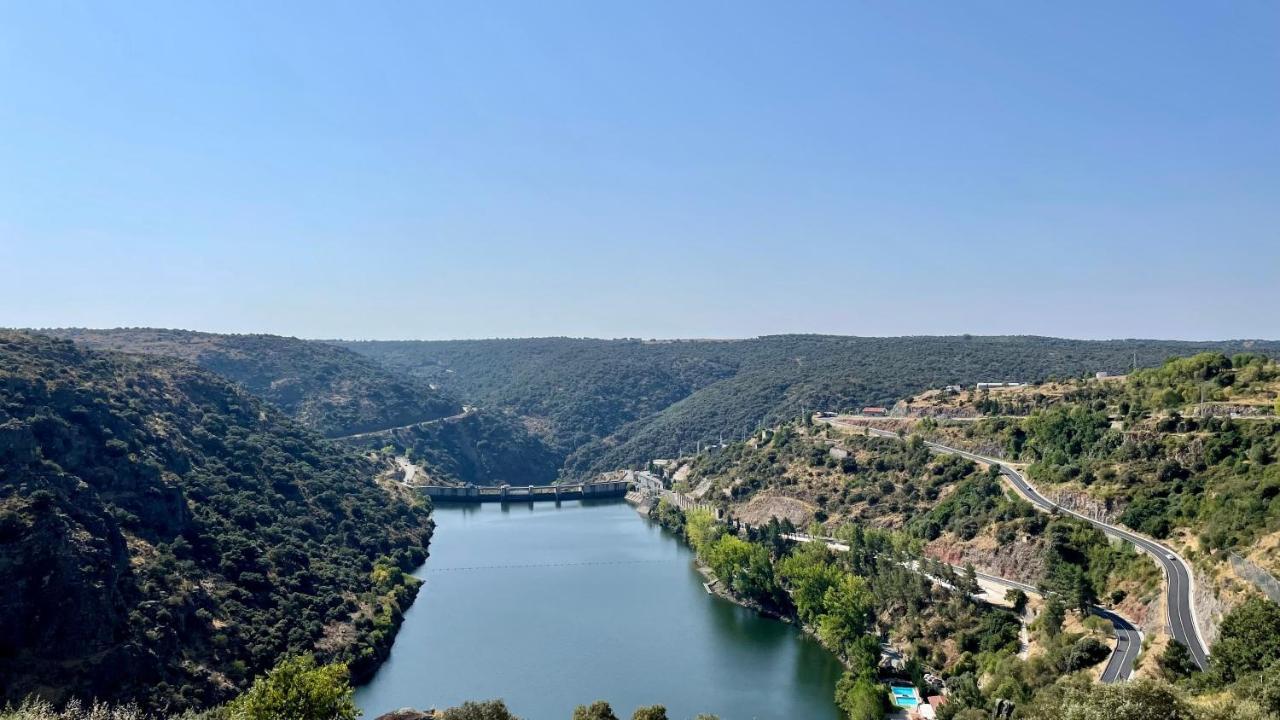 Pensao Vista Bela Hotel Miranda do Douro Luaran gambar