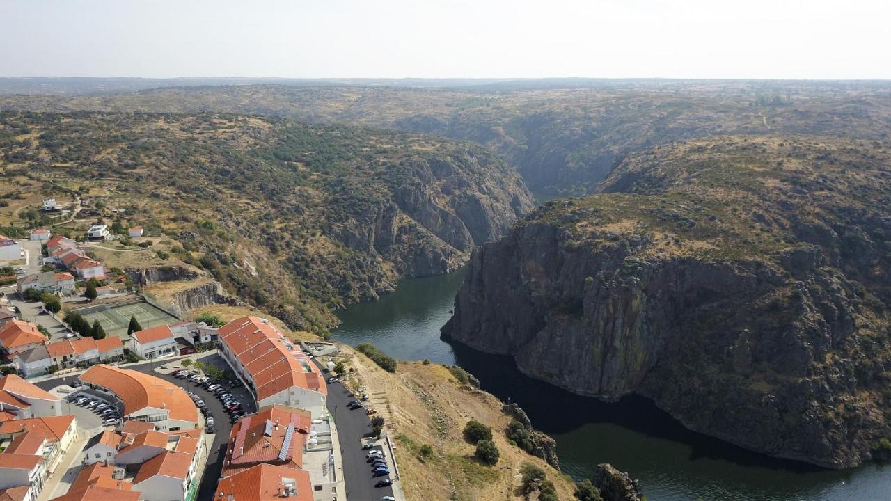 Pensao Vista Bela Hotel Miranda do Douro Luaran gambar