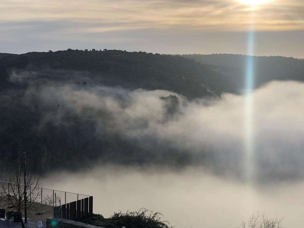 Pensao Vista Bela Hotel Miranda do Douro Luaran gambar