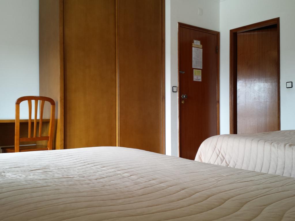 Pensao Vista Bela Hotel Miranda do Douro Luaran gambar